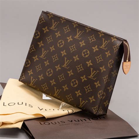 Louis Vuitton toiletry bag 26